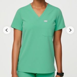 Figs Catarina scrub top